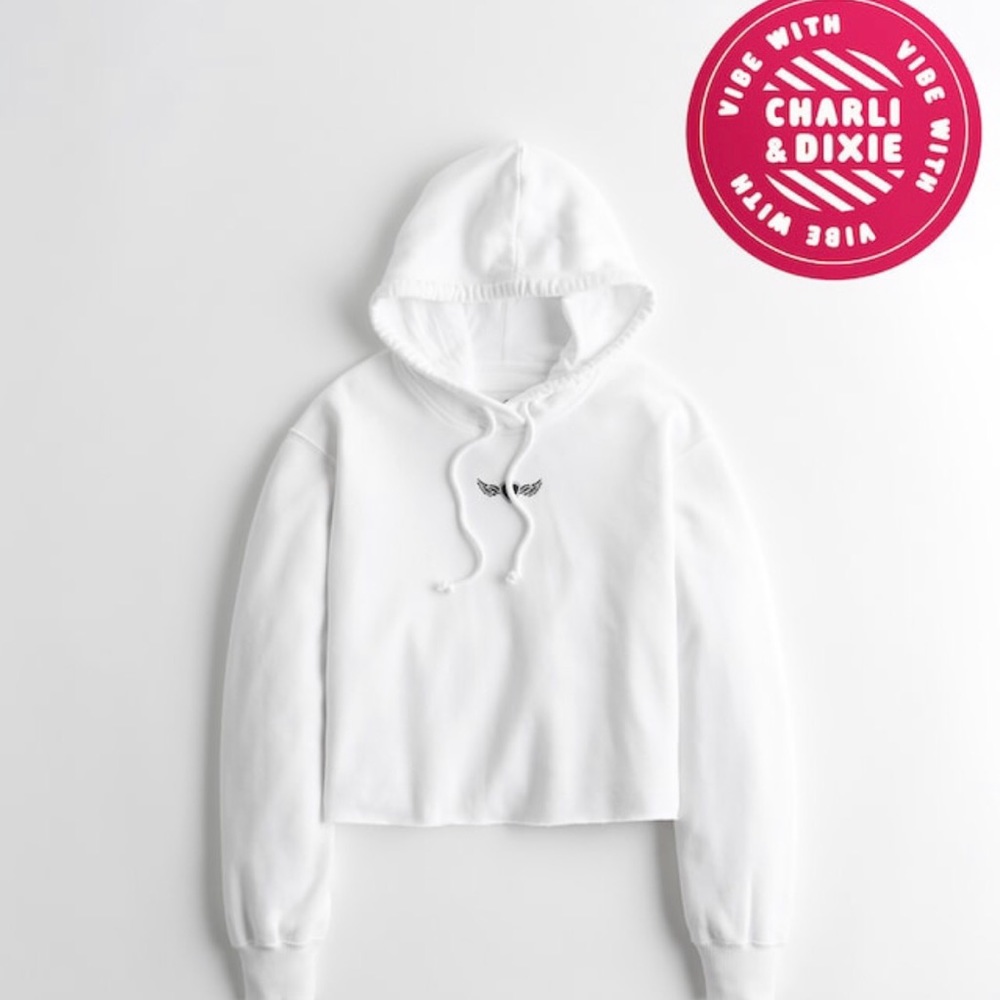 (NWT) Hollister White Crop Crewneck Sweatshirt